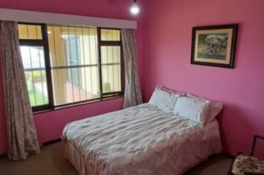 5 Bedroom Property for Sale in Uvongo KwaZulu-Natal