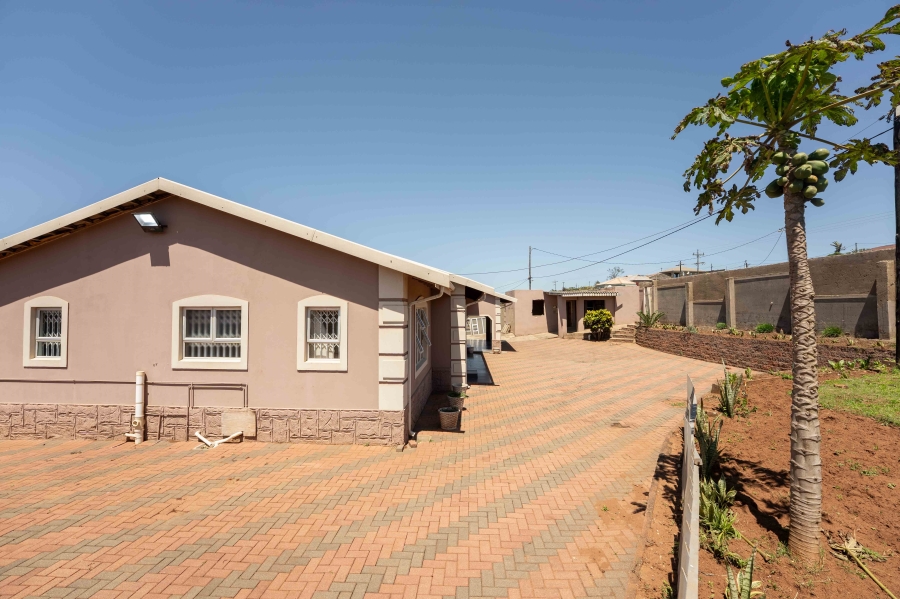 5 Bedroom Property for Sale in Umgababa South KwaZulu-Natal
