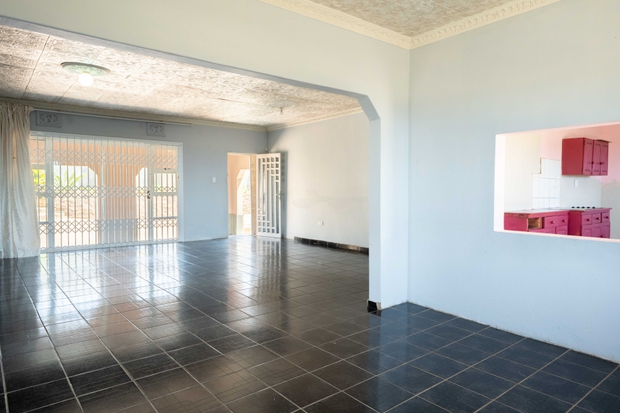 5 Bedroom Property for Sale in Umgababa South KwaZulu-Natal