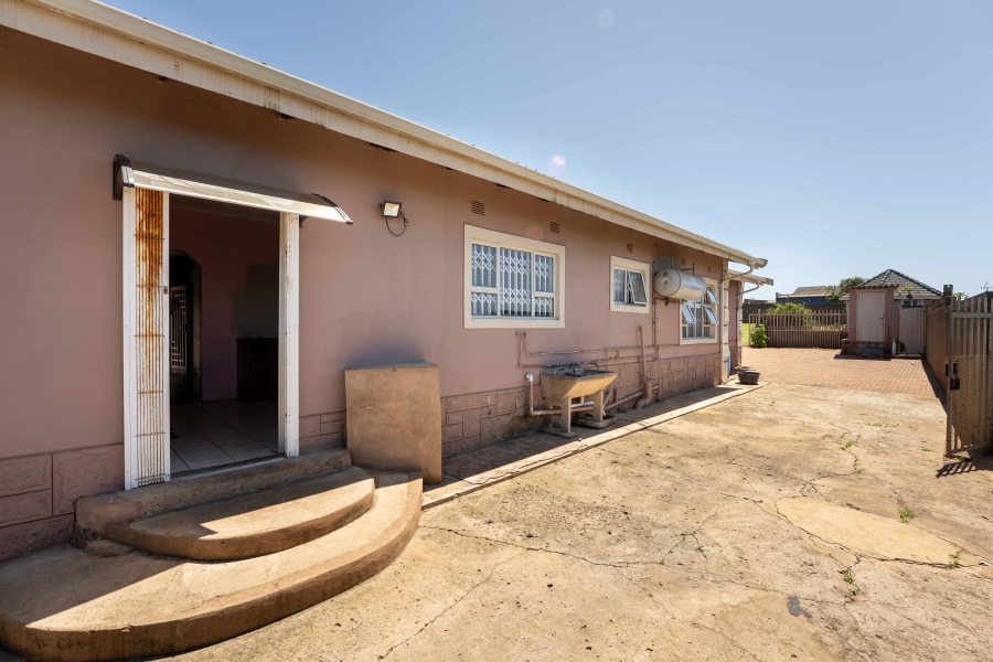 5 Bedroom Property for Sale in Umgababa South KwaZulu-Natal