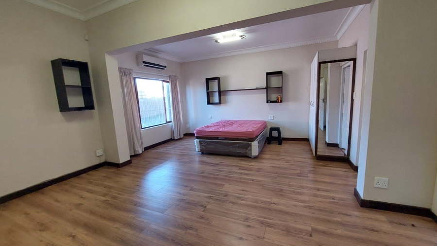 5 Bedroom Property for Sale in Shelly Beach KwaZulu-Natal