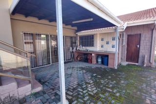 5 Bedroom Property for Sale in Shelly Beach KwaZulu-Natal