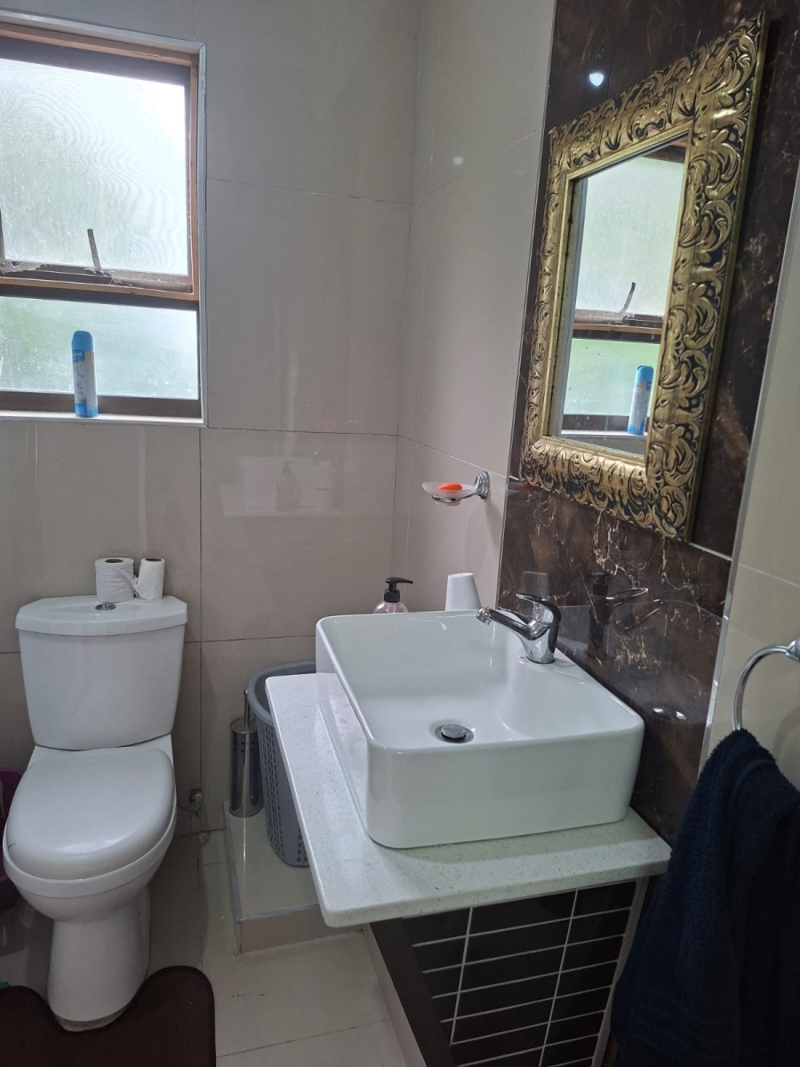 4 Bedroom Property for Sale in Glenmore KwaZulu-Natal