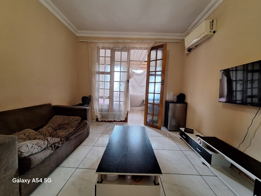 1 Bedroom Property for Sale in Glenwood KwaZulu-Natal