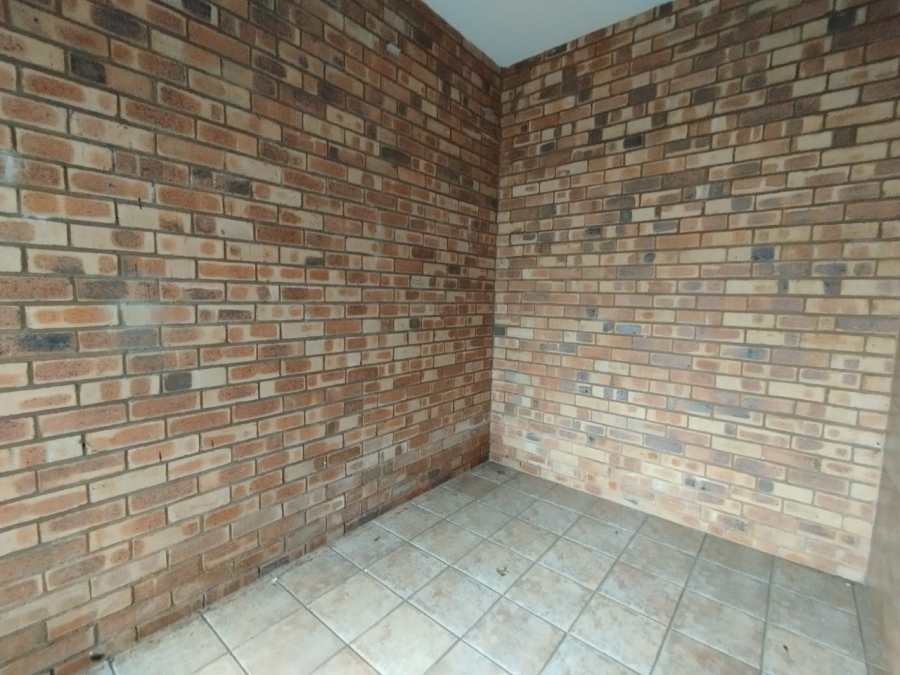 To Let commercial Property for Rent in Ocean View KwaZulu-Natal