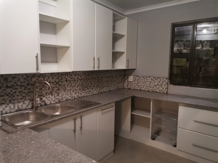 To Let 2 Bedroom Property for Rent in Dawncliffe KwaZulu-Natal