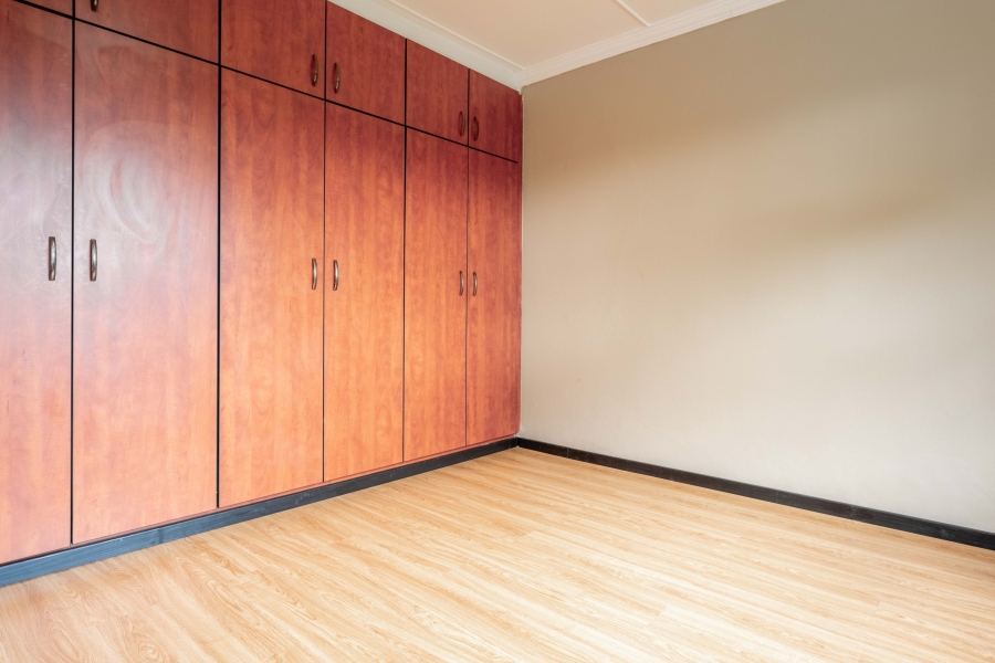 5 Bedroom Property for Sale in Amanzimtoti KwaZulu-Natal