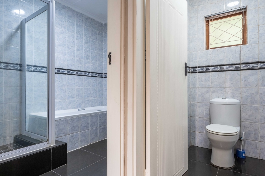 5 Bedroom Property for Sale in Amanzimtoti KwaZulu-Natal