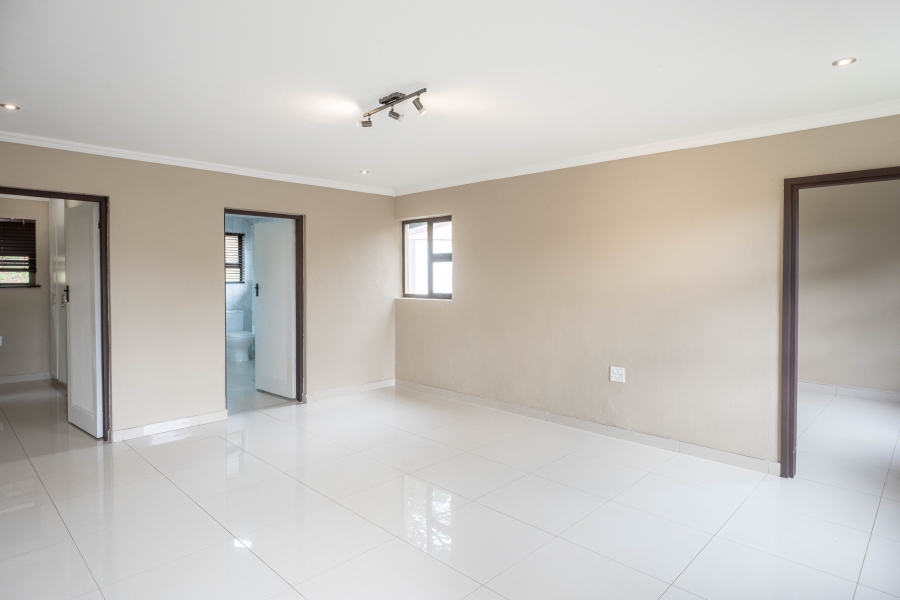 5 Bedroom Property for Sale in Amanzimtoti KwaZulu-Natal