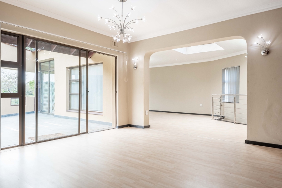 5 Bedroom Property for Sale in Amanzimtoti KwaZulu-Natal