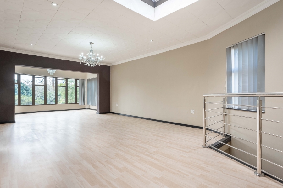 5 Bedroom Property for Sale in Amanzimtoti KwaZulu-Natal