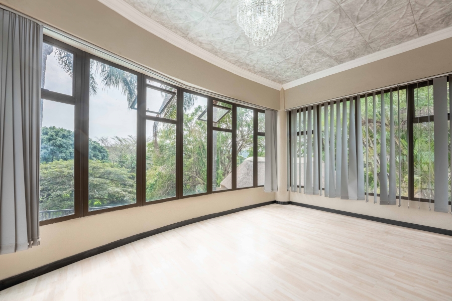 5 Bedroom Property for Sale in Amanzimtoti KwaZulu-Natal