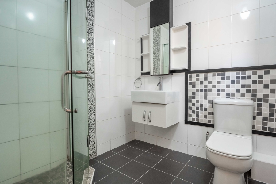 5 Bedroom Property for Sale in Amanzimtoti KwaZulu-Natal