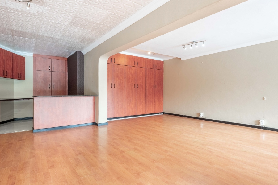 5 Bedroom Property for Sale in Amanzimtoti KwaZulu-Natal