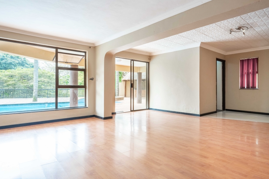 5 Bedroom Property for Sale in Amanzimtoti KwaZulu-Natal