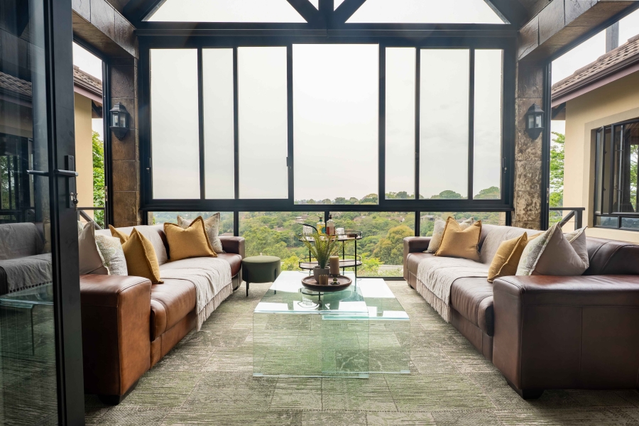 5 Bedroom Property for Sale in Kloof KwaZulu-Natal