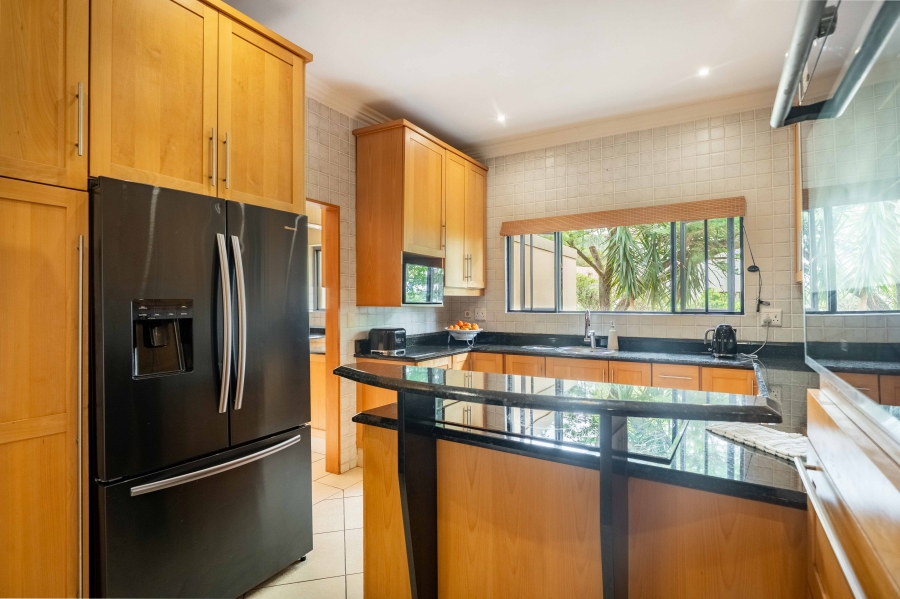 5 Bedroom Property for Sale in Kloof KwaZulu-Natal