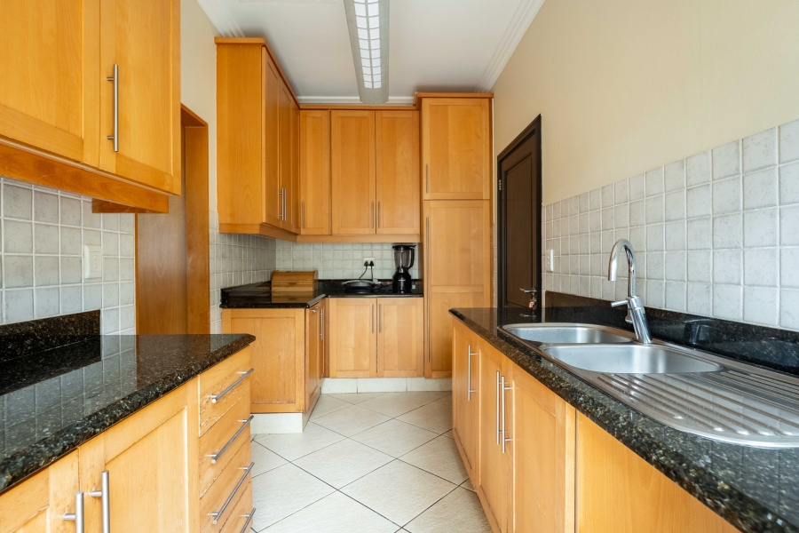 5 Bedroom Property for Sale in Kloof KwaZulu-Natal