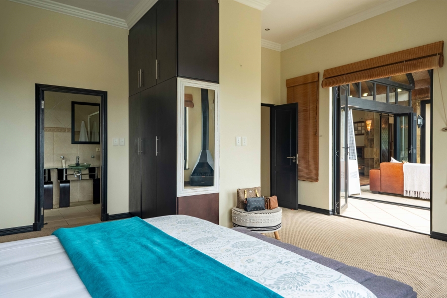 5 Bedroom Property for Sale in Kloof KwaZulu-Natal