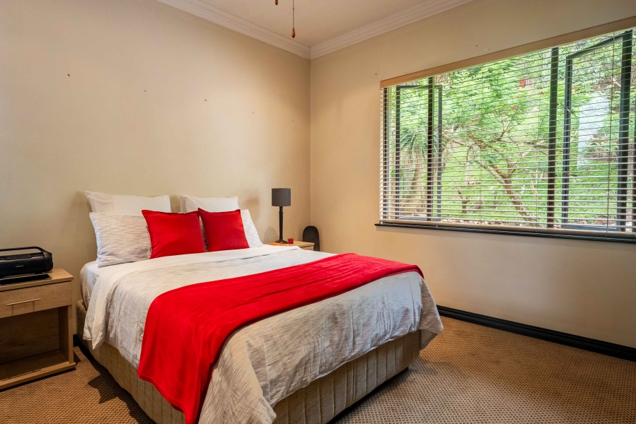 5 Bedroom Property for Sale in Kloof KwaZulu-Natal