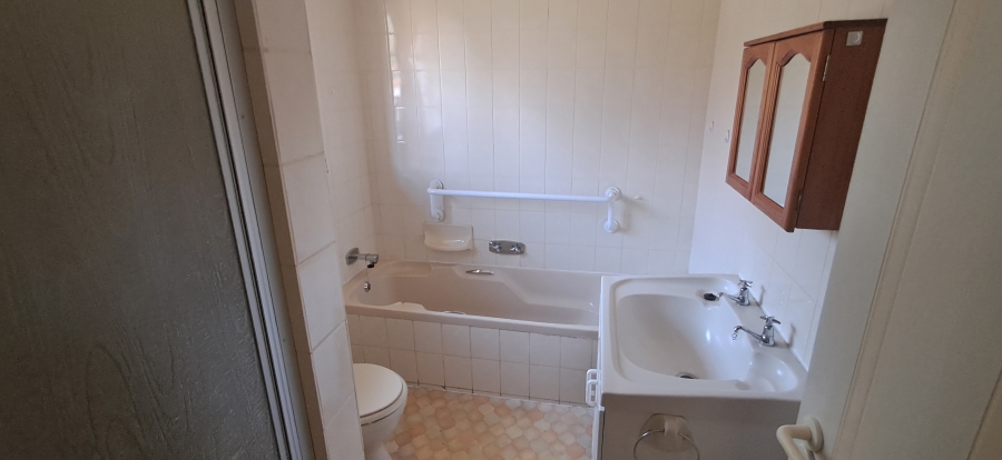 1 Bedroom Property for Sale in Newcastle KwaZulu-Natal