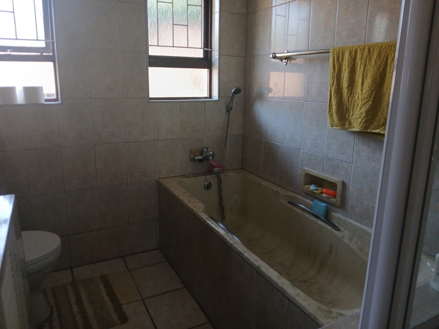 5 Bedroom Property for Sale in Westville Central KwaZulu-Natal
