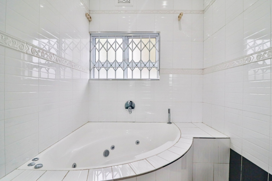 3 Bedroom Property for Sale in Grosvenor KwaZulu-Natal