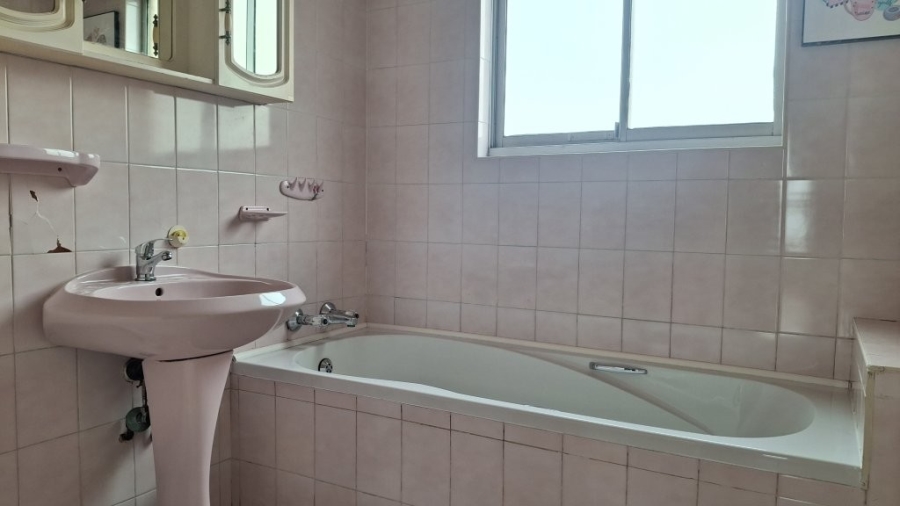 2 Bedroom Property for Sale in Amanzimtoti KwaZulu-Natal