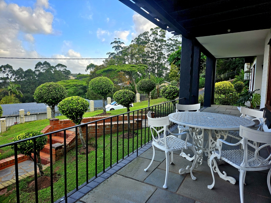 4 Bedroom Property for Sale in Cowies Hill KwaZulu-Natal