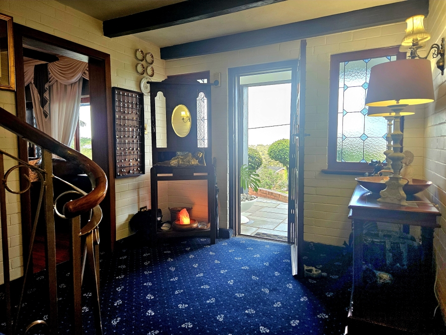 4 Bedroom Property for Sale in Cowies Hill KwaZulu-Natal