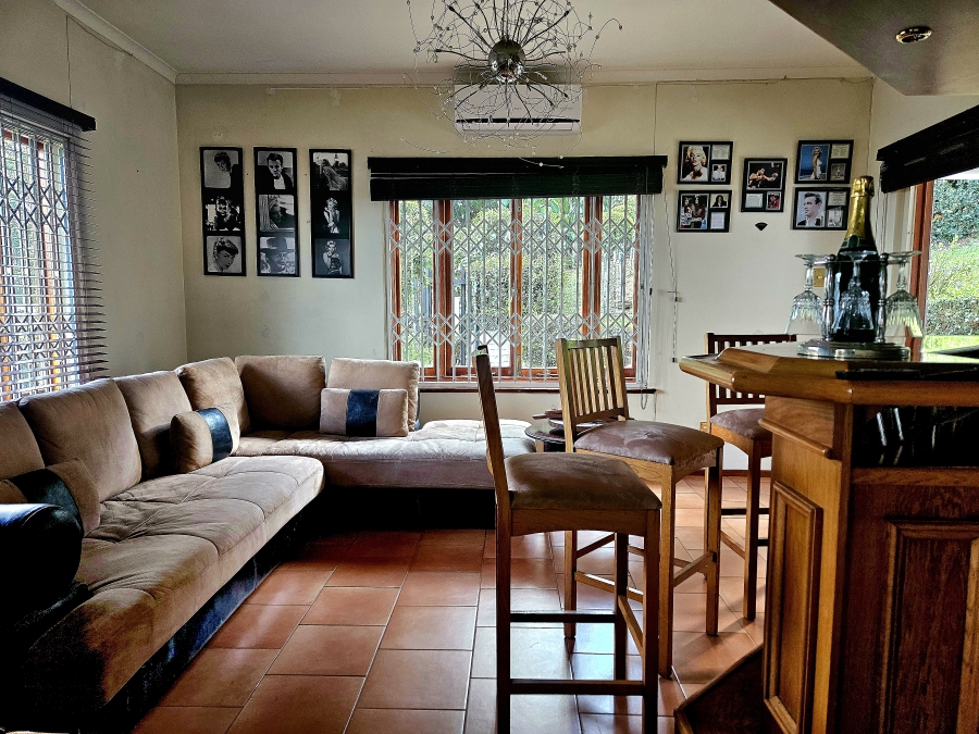 4 Bedroom Property for Sale in Cowies Hill KwaZulu-Natal