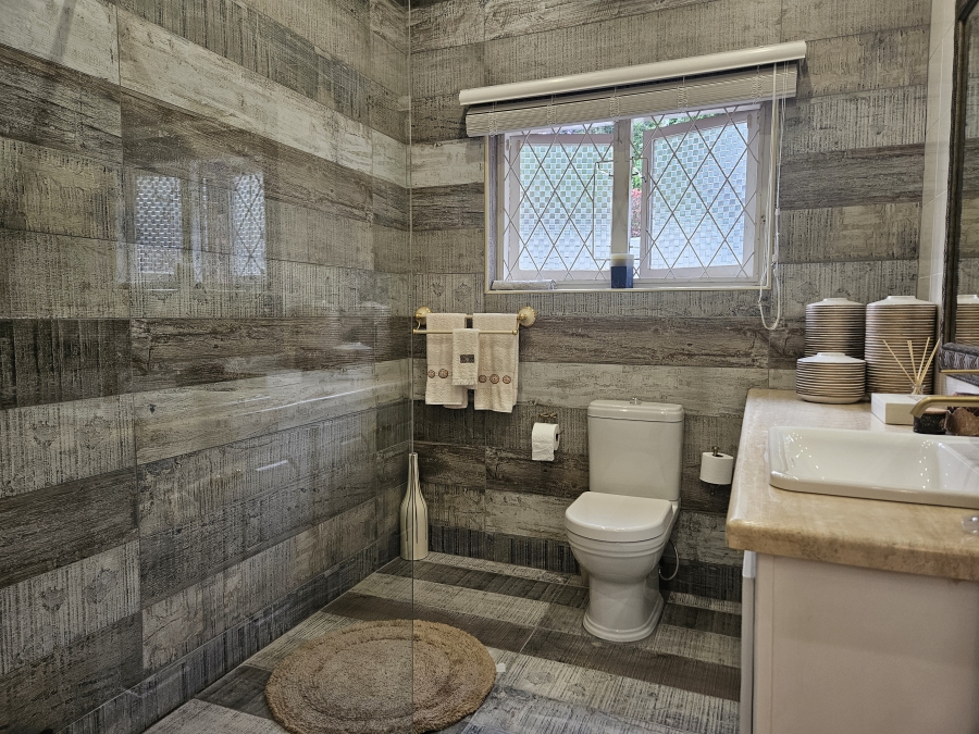 4 Bedroom Property for Sale in Cowies Hill KwaZulu-Natal