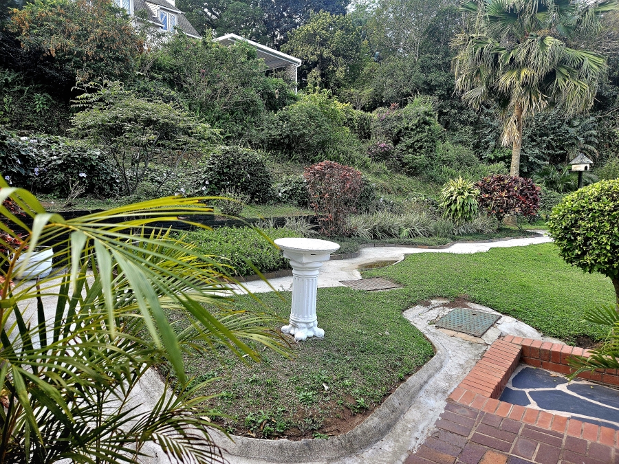 4 Bedroom Property for Sale in Cowies Hill KwaZulu-Natal