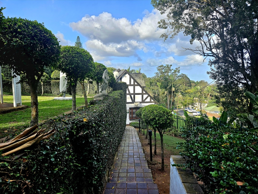 4 Bedroom Property for Sale in Cowies Hill KwaZulu-Natal