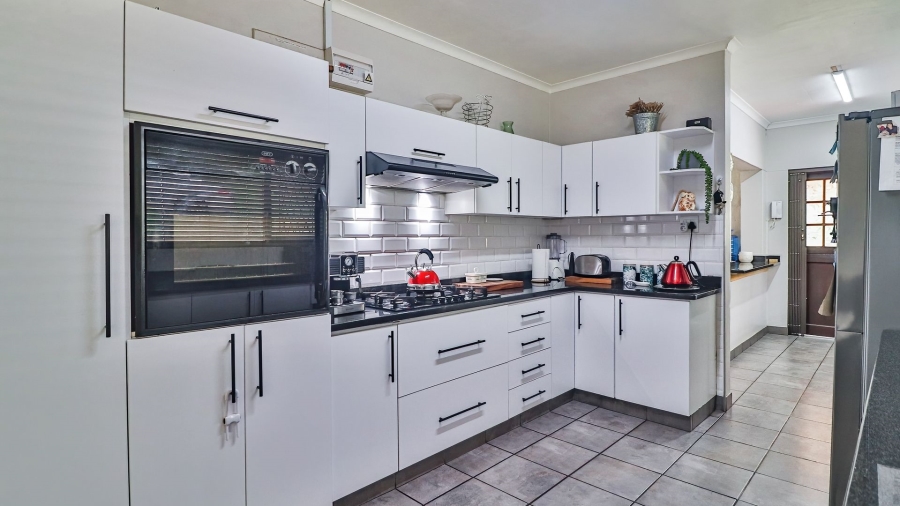 4 Bedroom Property for Sale in Epworth KwaZulu-Natal