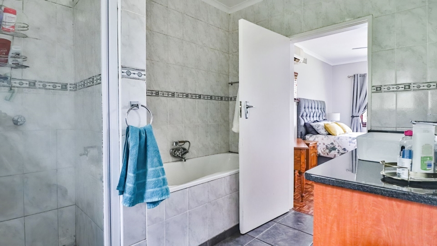 4 Bedroom Property for Sale in Epworth KwaZulu-Natal