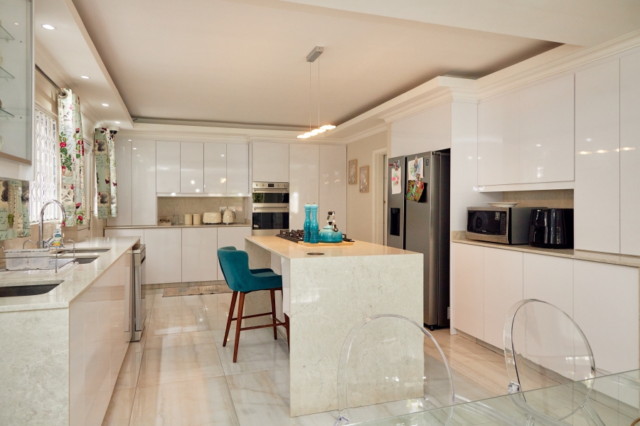 6 Bedroom Property for Sale in Chase Valley KwaZulu-Natal