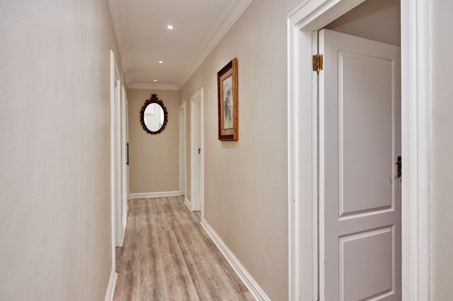 6 Bedroom Property for Sale in Chase Valley KwaZulu-Natal