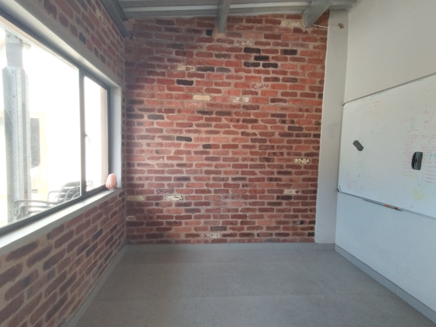 To Let 1 Bedroom Property for Rent in Essenwood KwaZulu-Natal