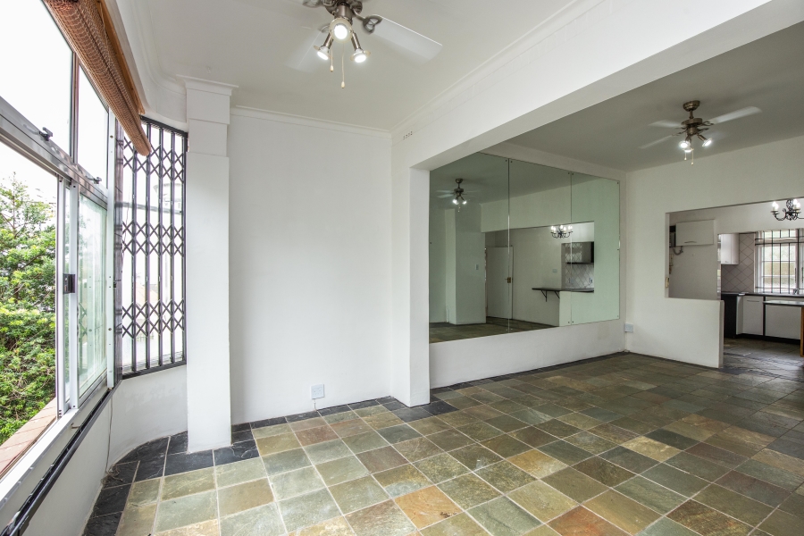 1 Bedroom Property for Sale in Essenwood KwaZulu-Natal