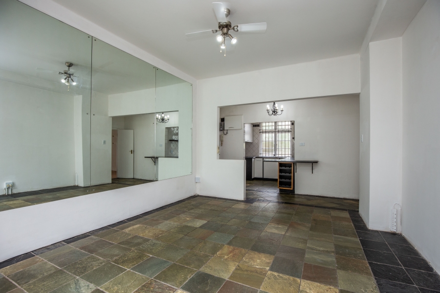 1 Bedroom Property for Sale in Essenwood KwaZulu-Natal