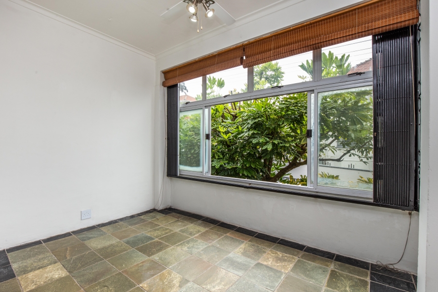 1 Bedroom Property for Sale in Essenwood KwaZulu-Natal