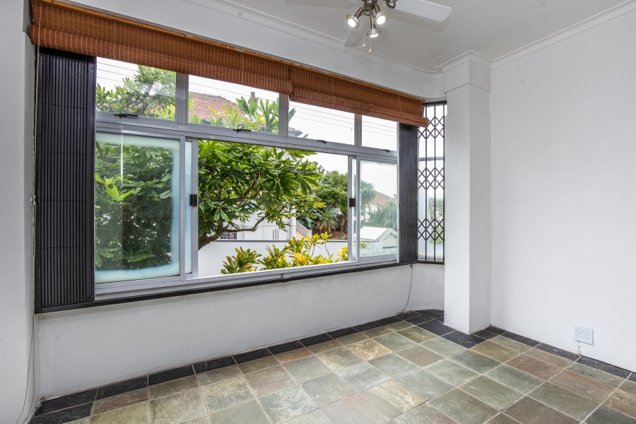 1 Bedroom Property for Sale in Essenwood KwaZulu-Natal