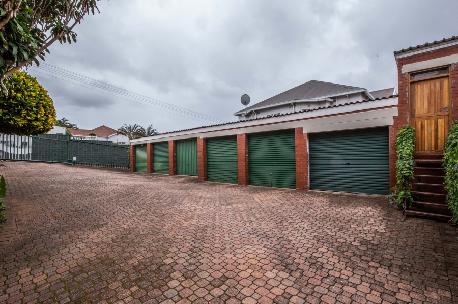 1 Bedroom Property for Sale in Essenwood KwaZulu-Natal