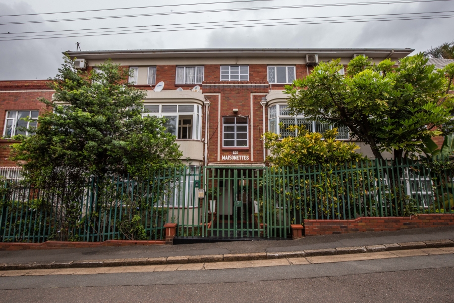 1 Bedroom Property for Sale in Essenwood KwaZulu-Natal