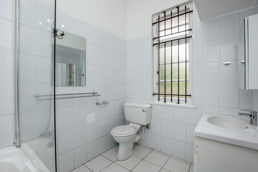 1 Bedroom Property for Sale in Essenwood KwaZulu-Natal