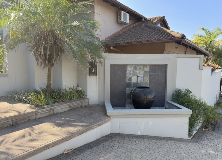 5 Bedroom Property for Sale in Umhlanga KwaZulu-Natal