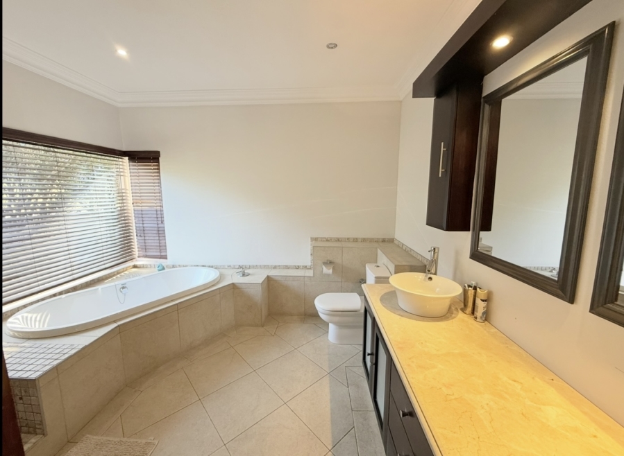 5 Bedroom Property for Sale in Umhlanga KwaZulu-Natal