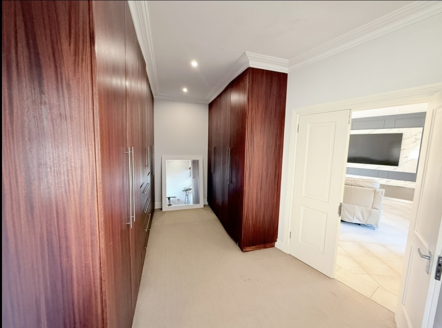 5 Bedroom Property for Sale in Umhlanga KwaZulu-Natal