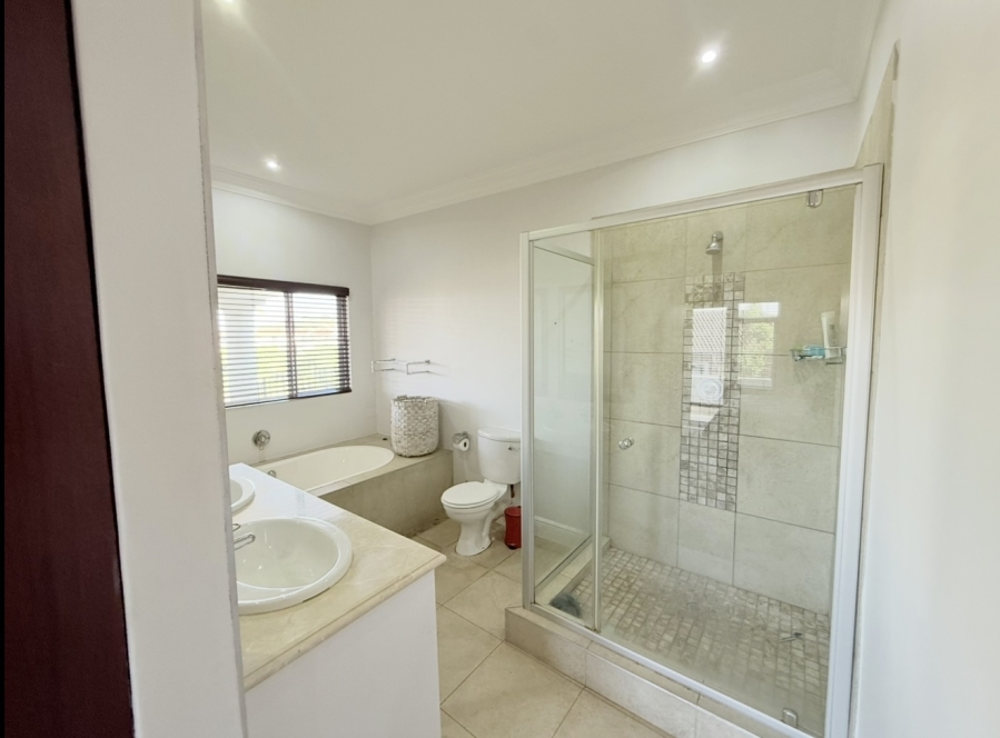 5 Bedroom Property for Sale in Umhlanga KwaZulu-Natal